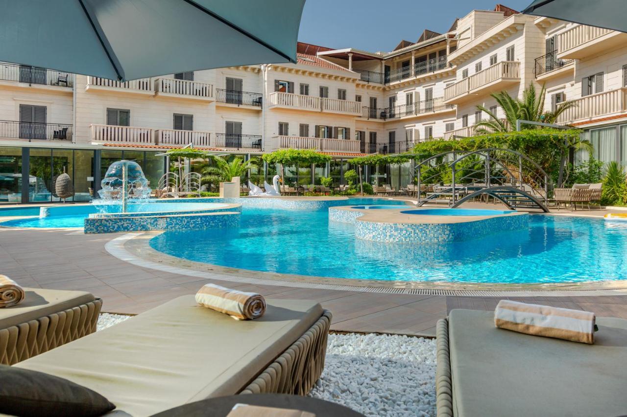 Hotel President Solin Exterior photo