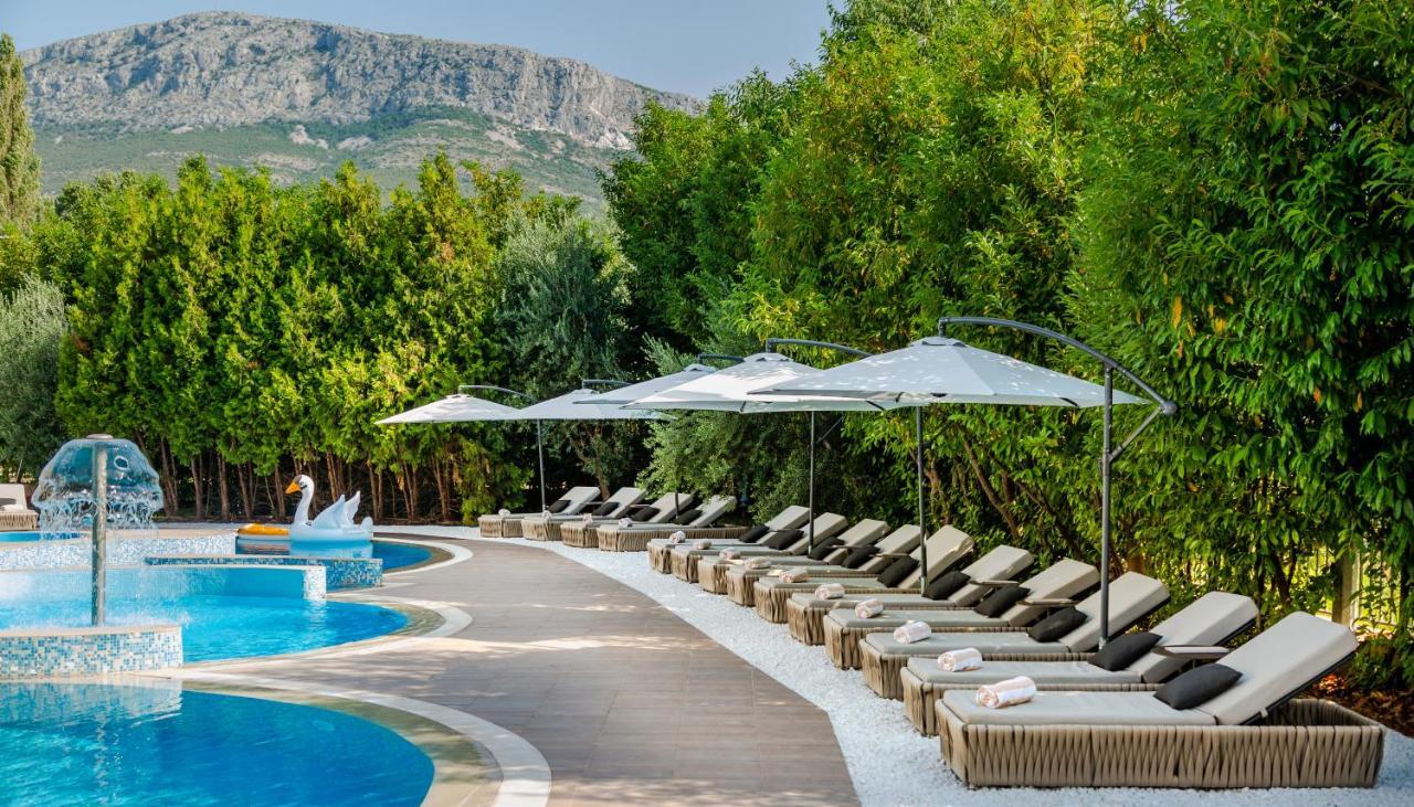 Hotel President Solin Exterior photo