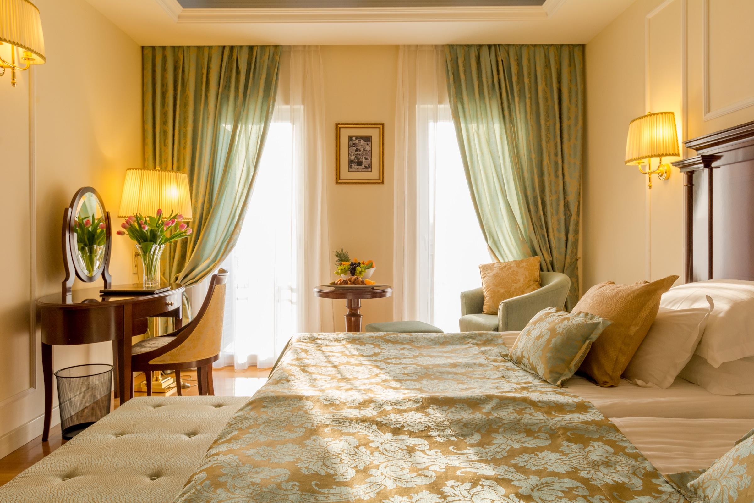 Hotel President Solin Exterior photo