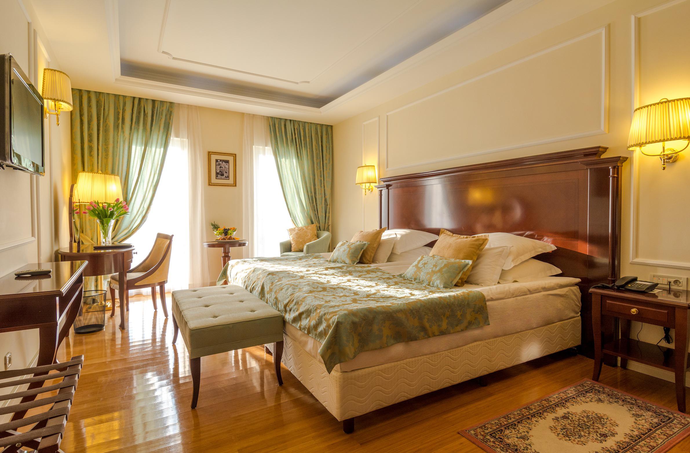 Hotel President Solin Exterior photo