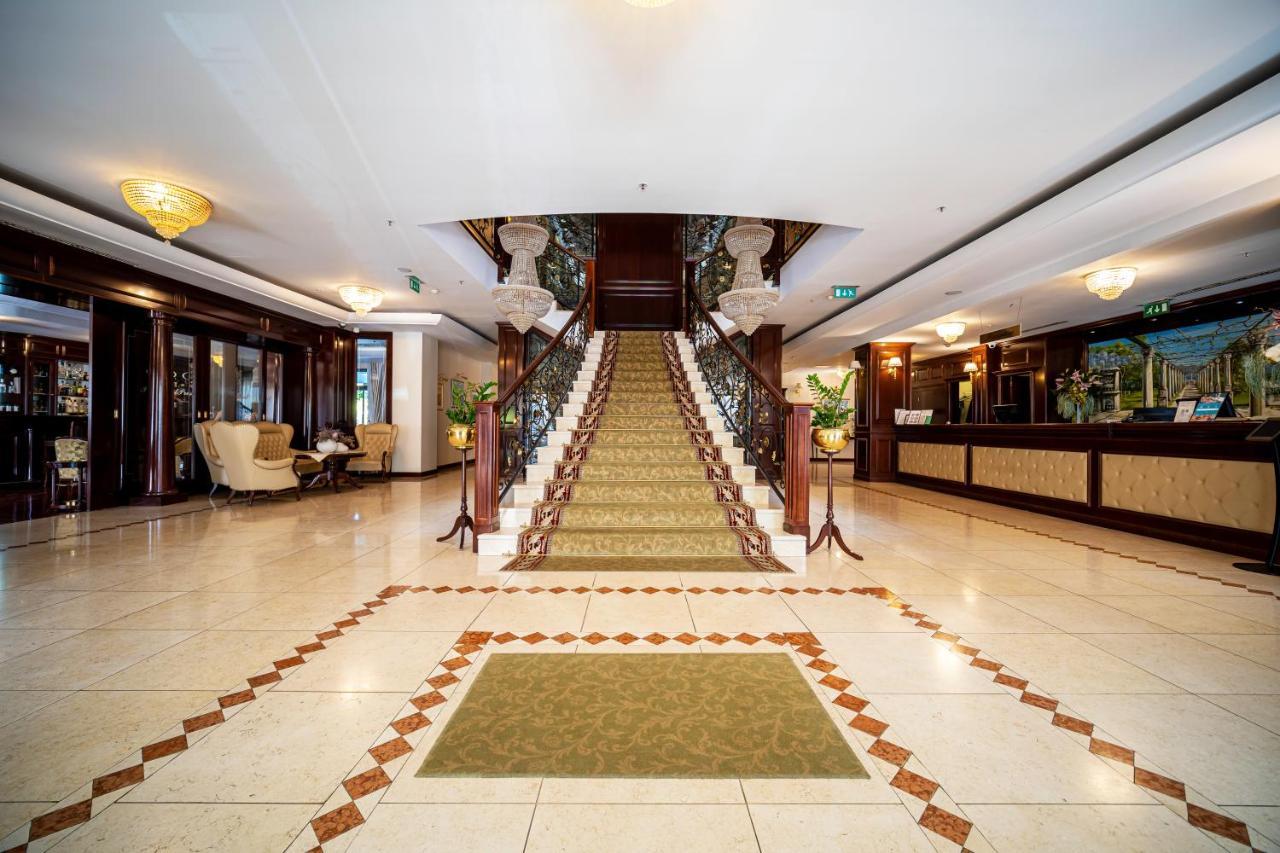 Hotel President Solin Exterior photo