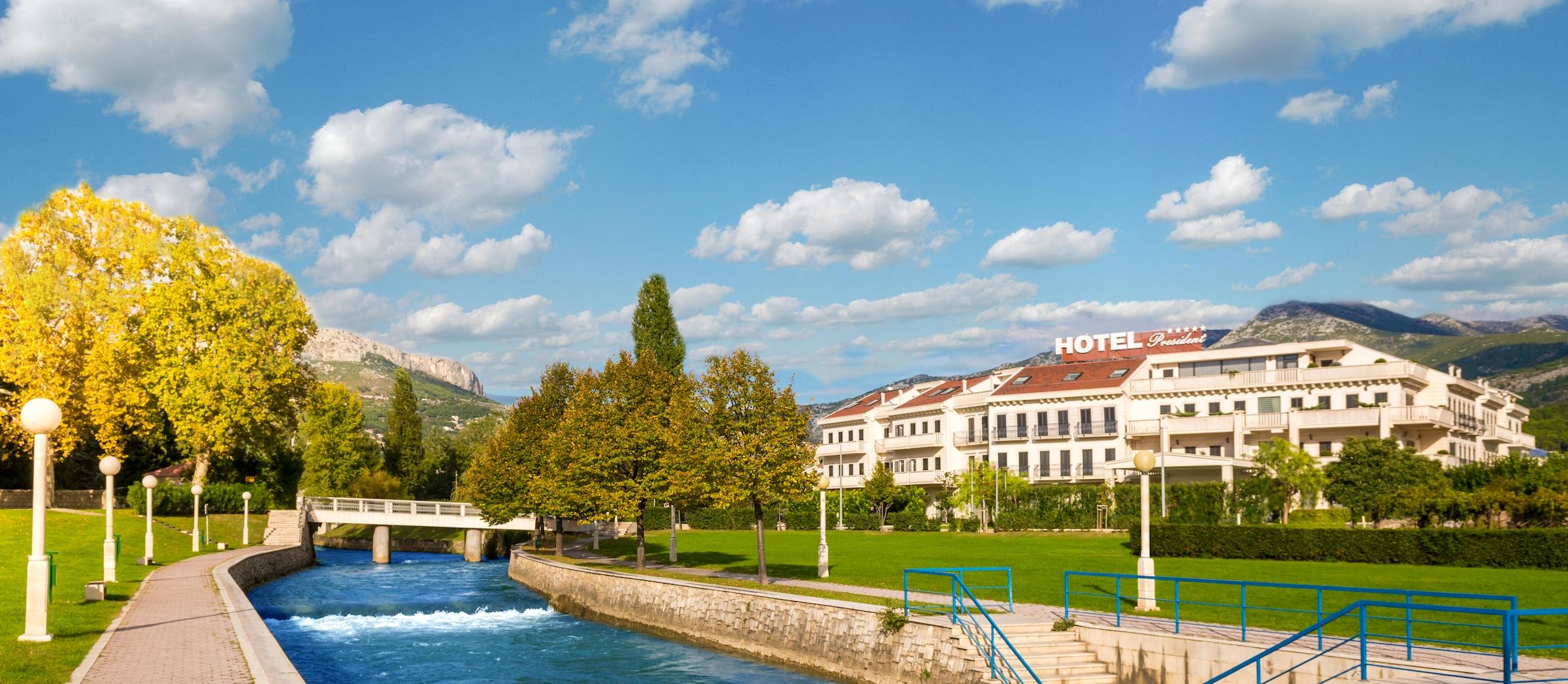 Hotel President Solin Exterior photo